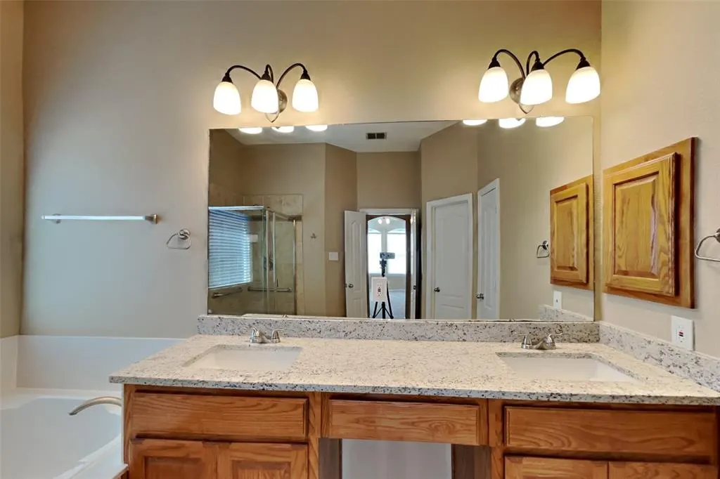 3451 Oakleigh Lane