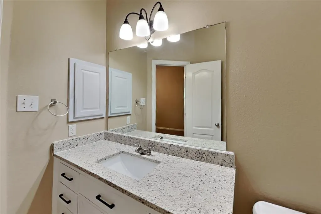 3451 Oakleigh Lane
