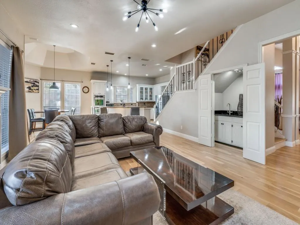 3001 Forestwood Drive
