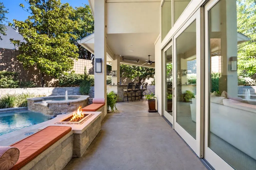 19 Winding Lake Drive