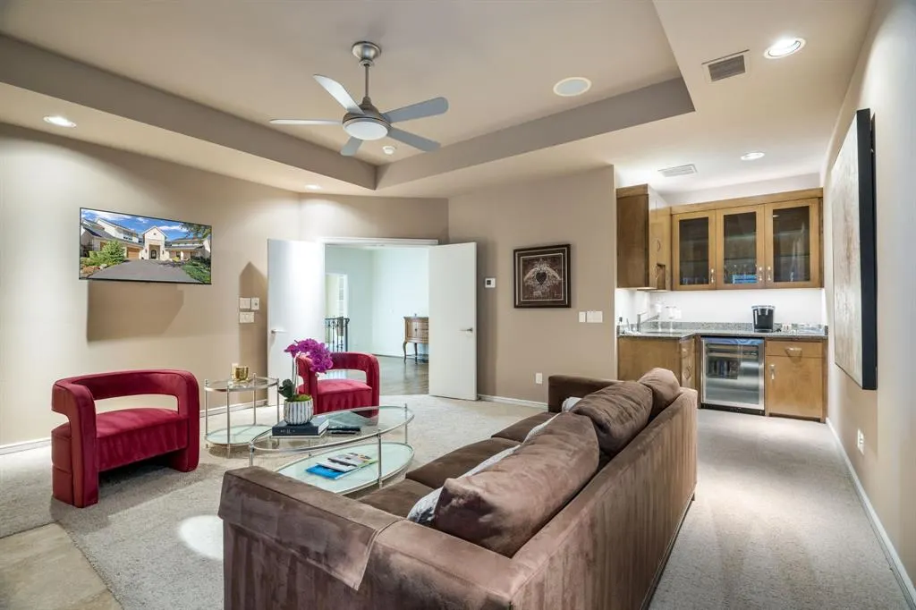 19 Winding Lake Drive