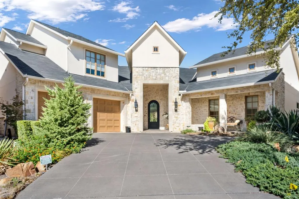 19 Winding Lake Drive