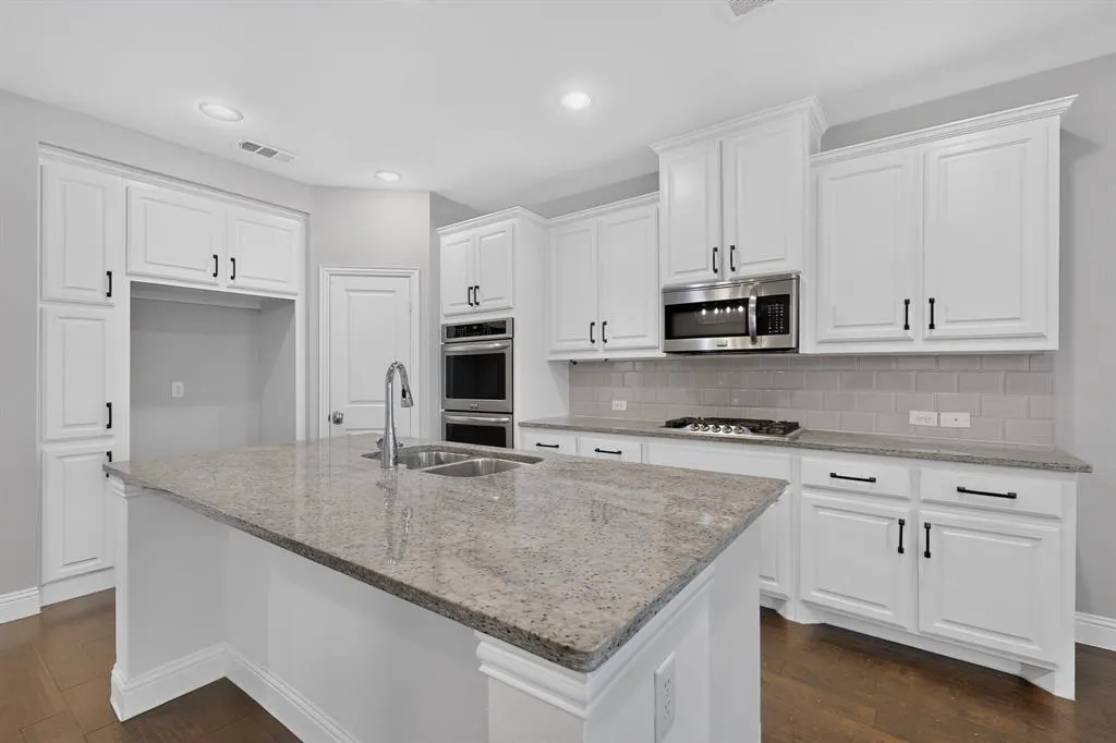 15713 Canyon Ridge