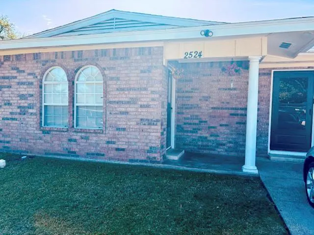 2524 Mountain Lake Road