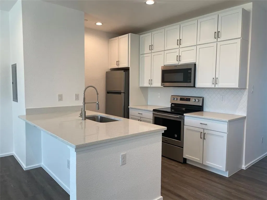 3275 Dallas Street #309