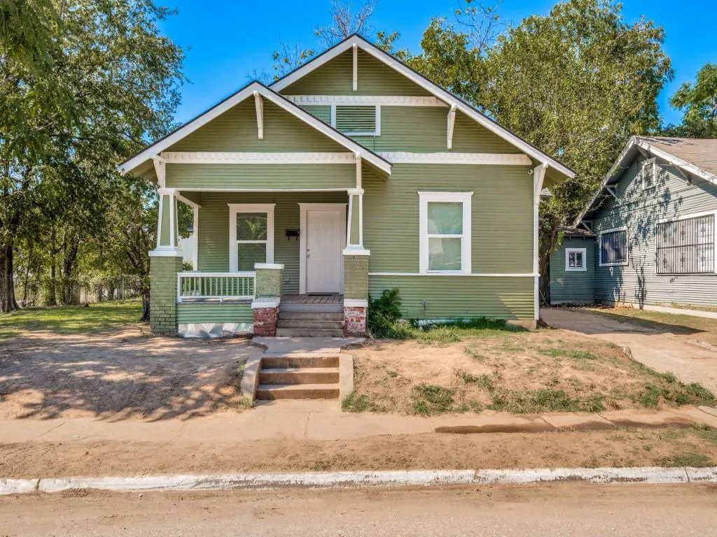 2707 Lenway Street