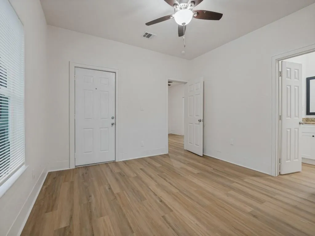 2707 Lenway Street