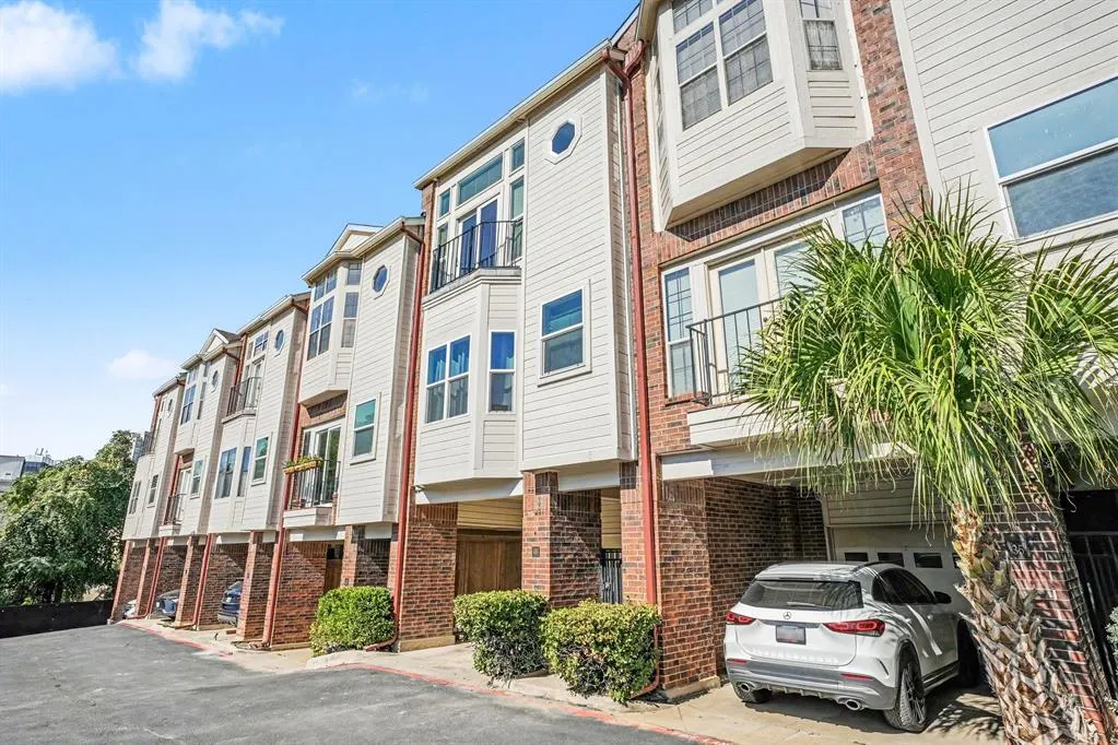 3235 Cole Avenue #45