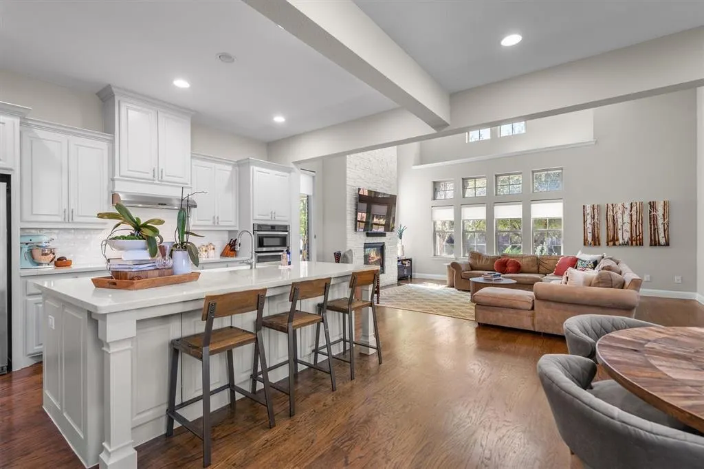 6805 Royal View Drive