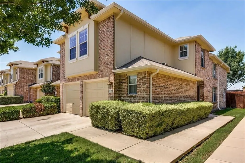 5405 Crimson Oaks Drive