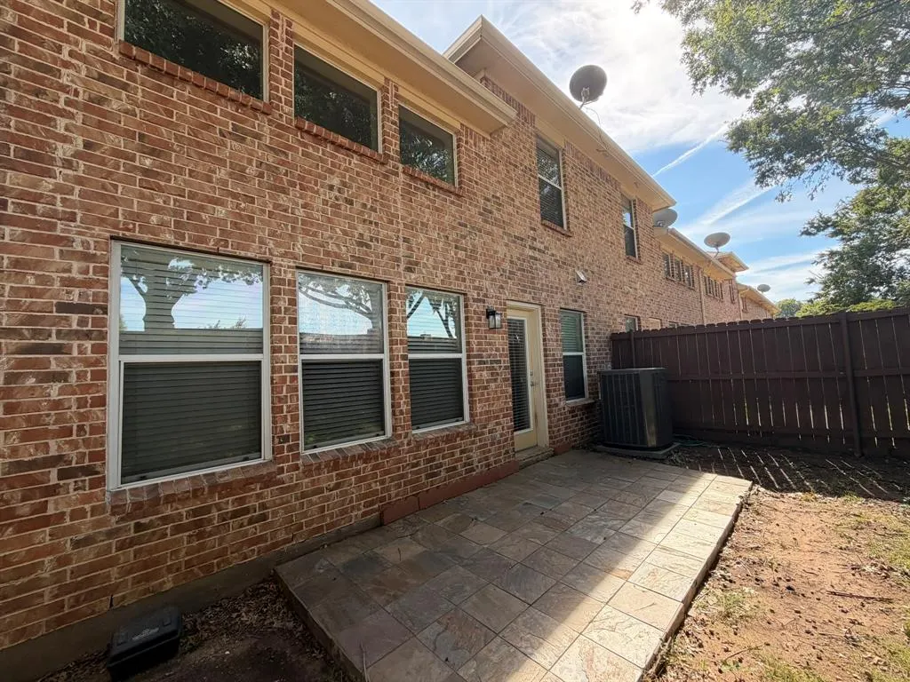 5405 Crimson Oaks Drive