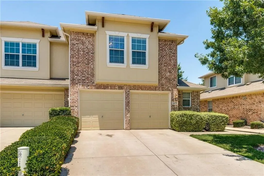 5405 Crimson Oaks Drive