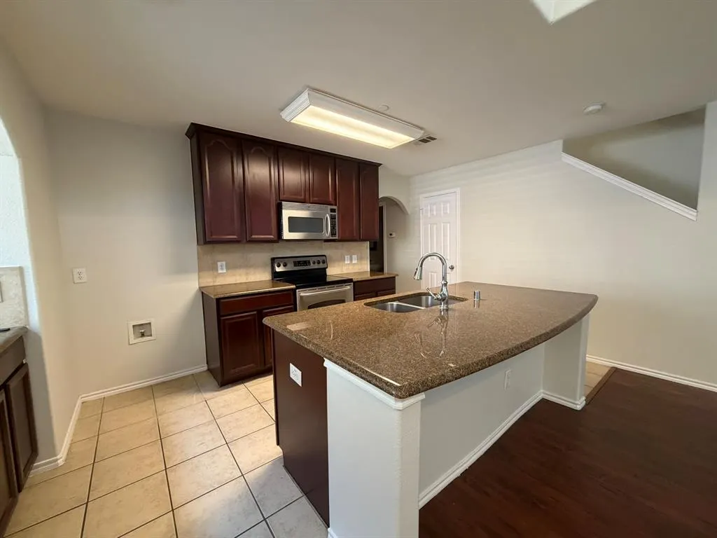 5405 Crimson Oaks Drive