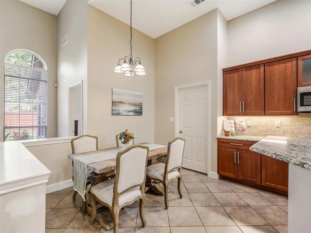 605 Wren Cove