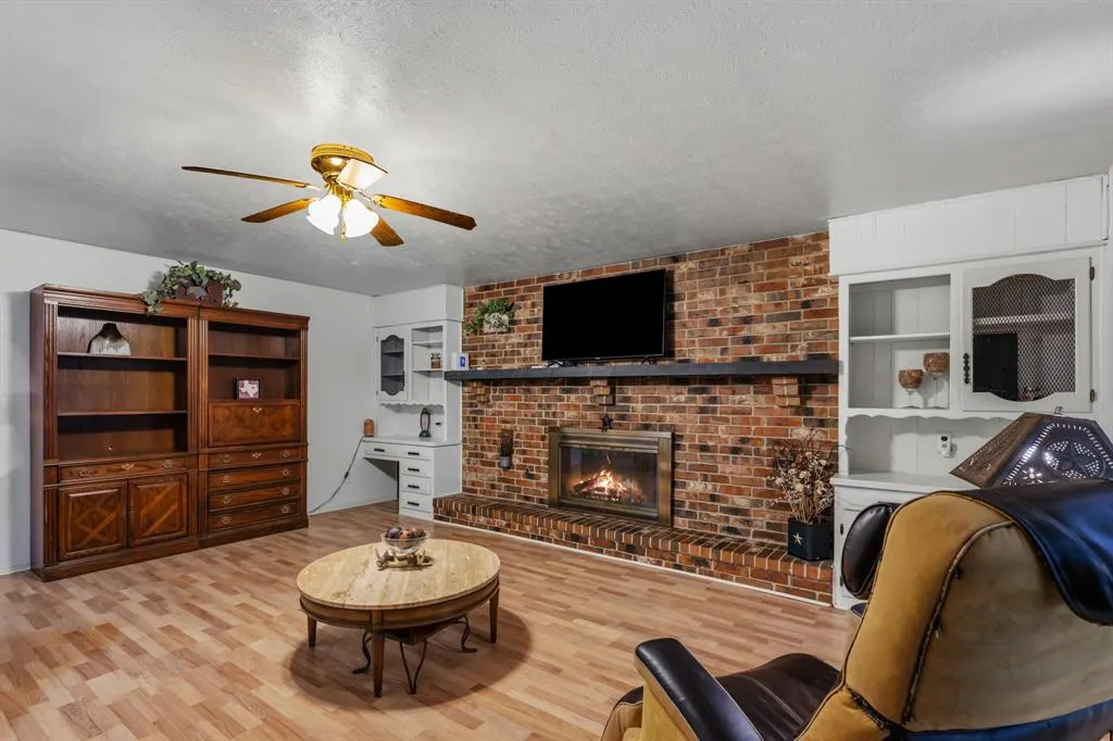 5607 Mona Lane