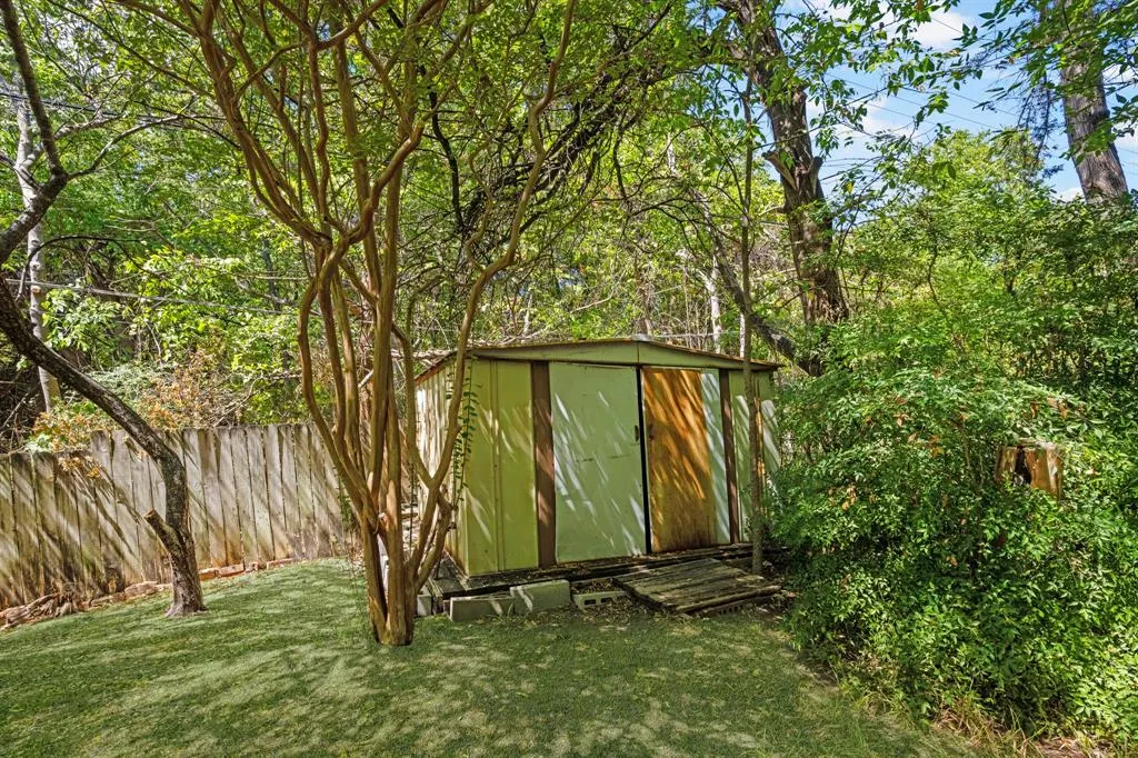 5607 Mona Lane