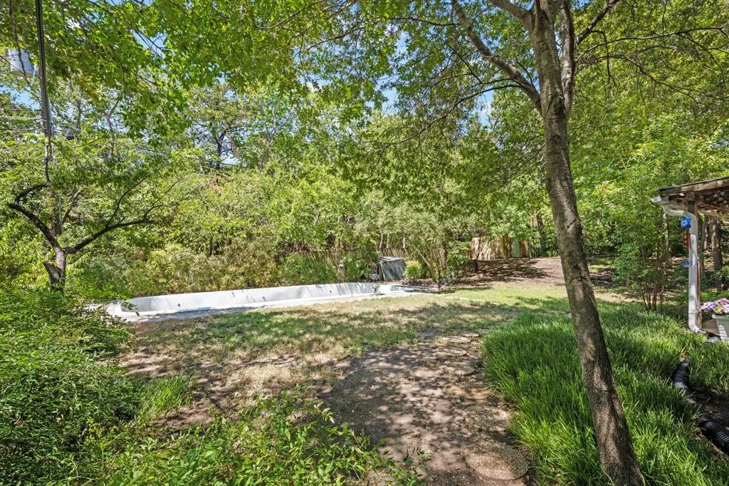 5607 Mona Lane