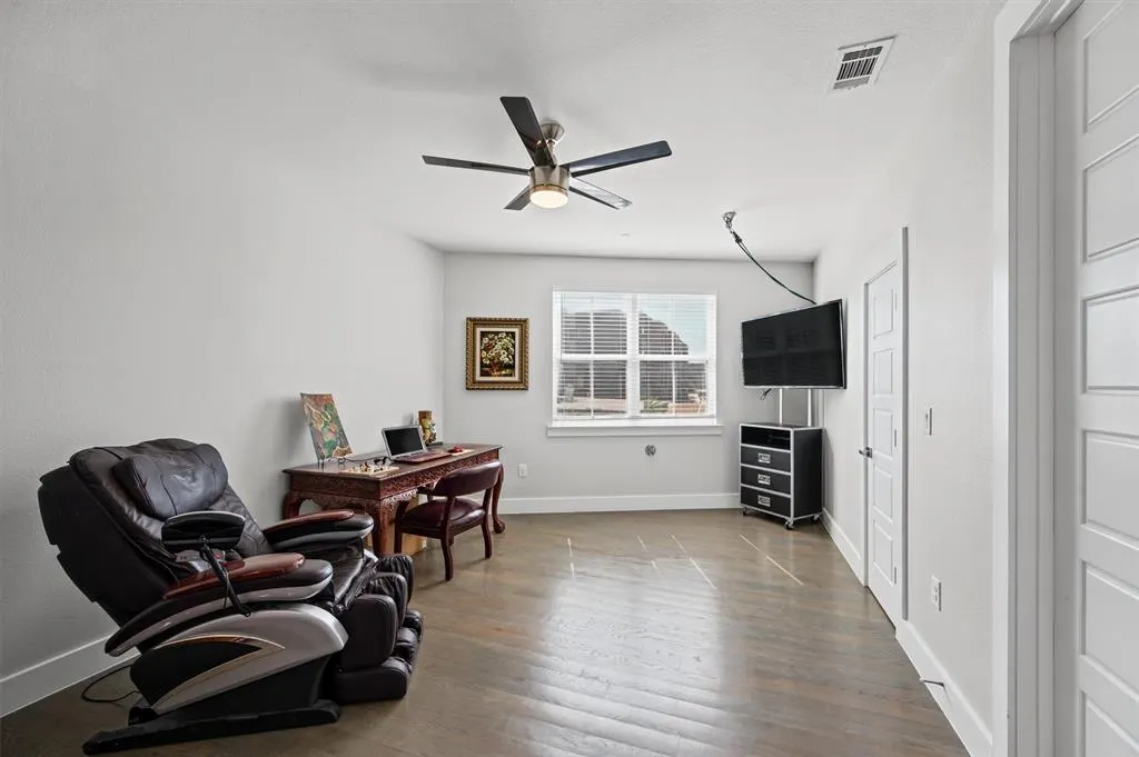 251 S Mill Street #280