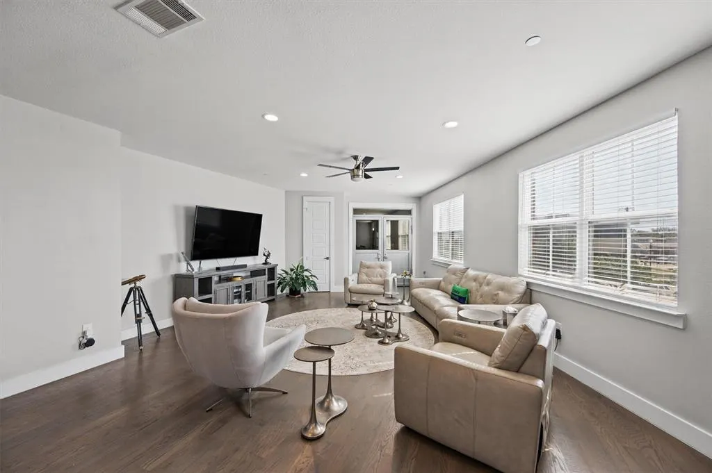 251 S Mill Street #280