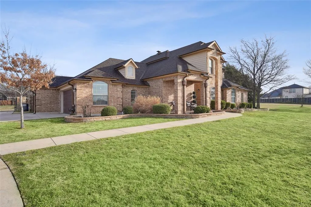 3541 Pinnacle Bay Point