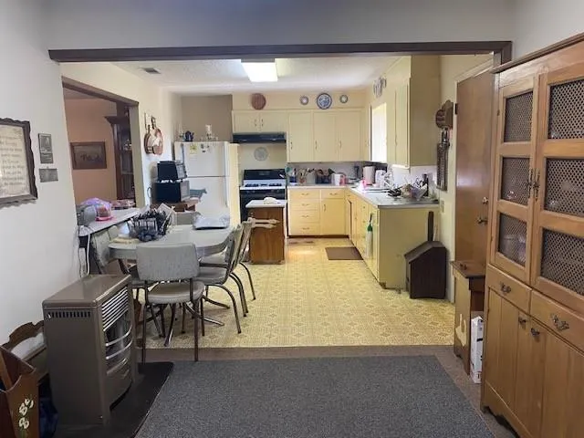 3802 St Hwy 31 E