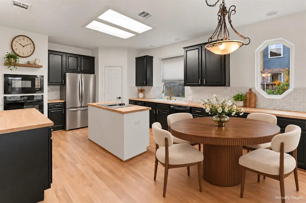 511 Clover Leaf Lane
