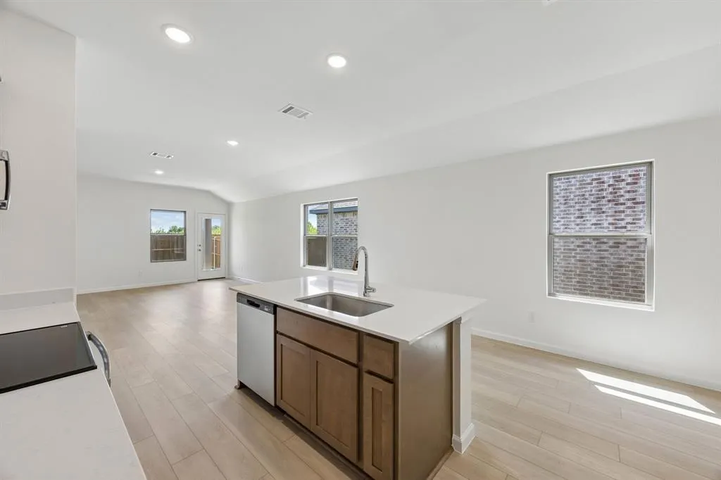 1144 Loch Way