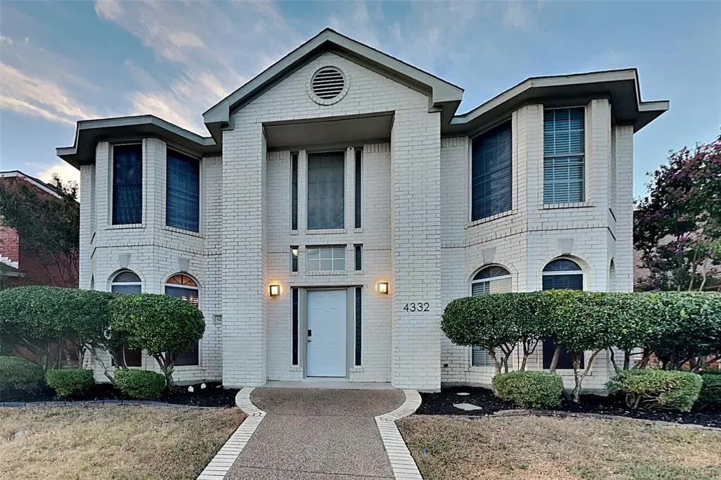 4332 Voss Hills Place