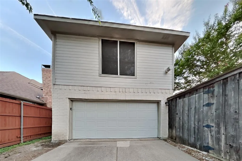 4332 Voss Hills Place