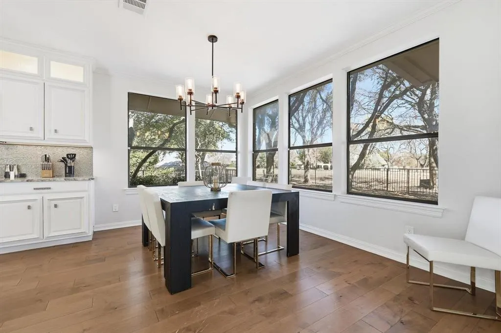 5806 Bent Trail