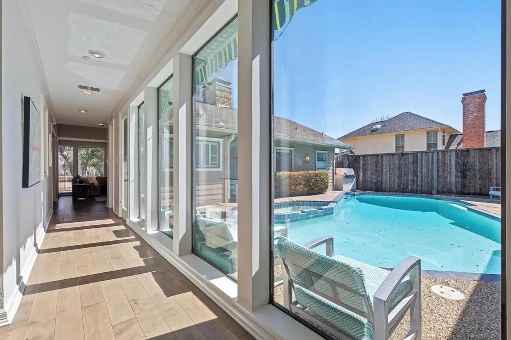 5806 Bent Trail