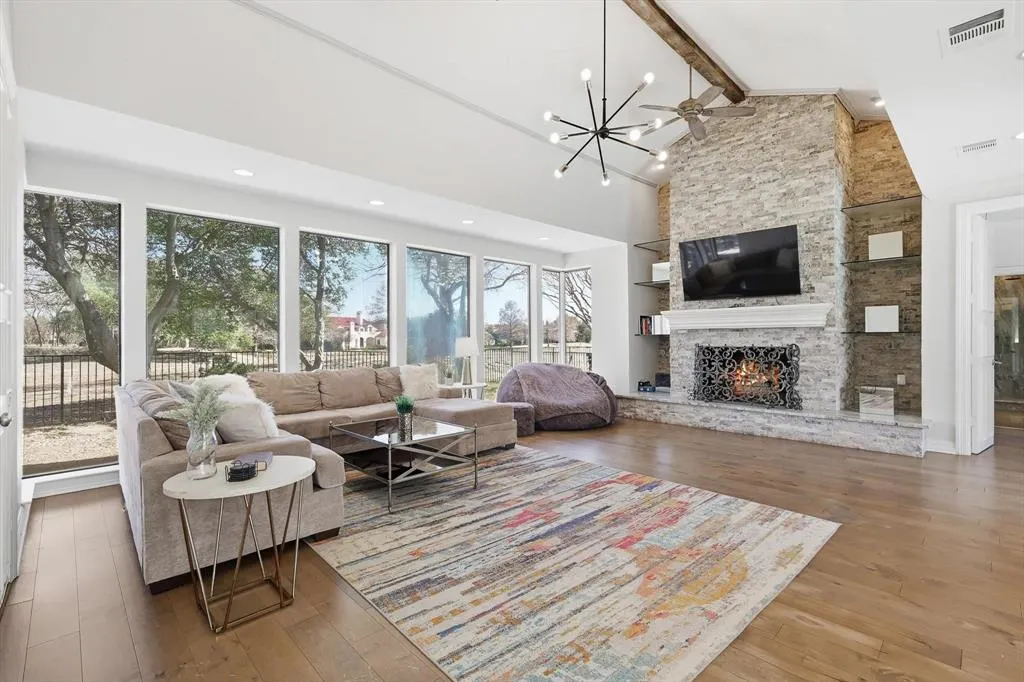 5806 Bent Trail