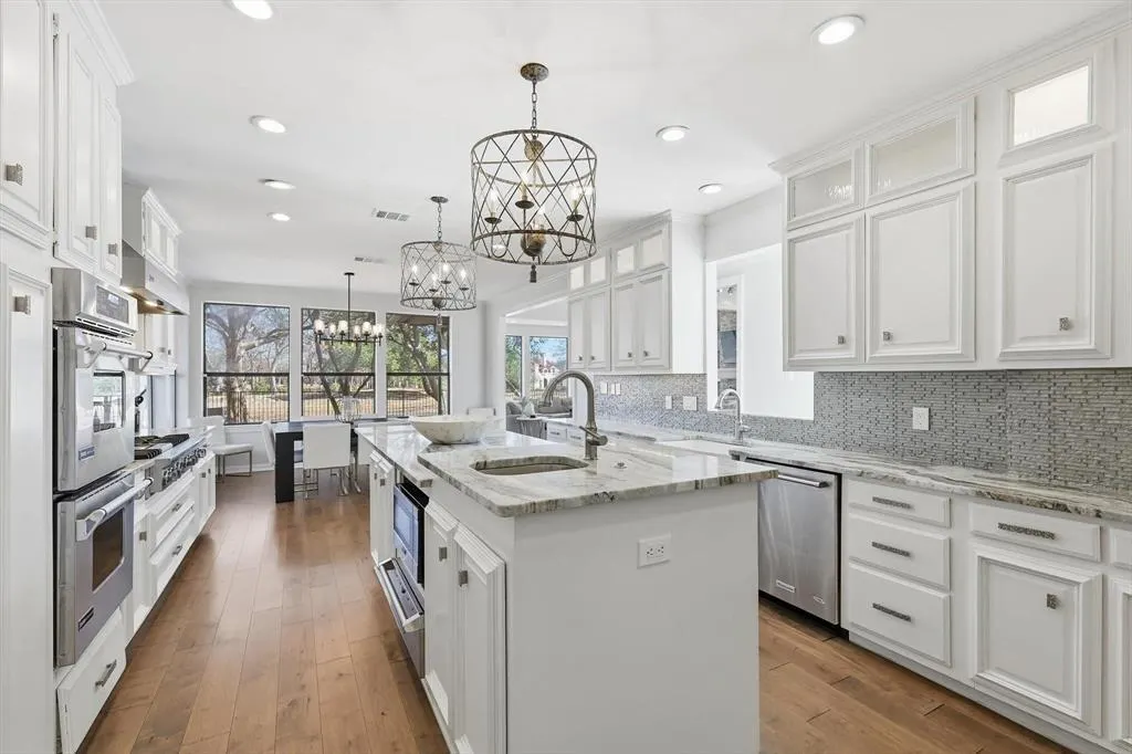 5806 Bent Trail