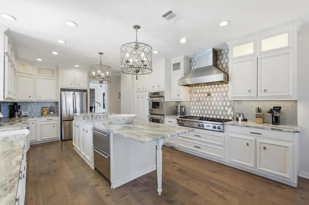 5806 Bent Trail
