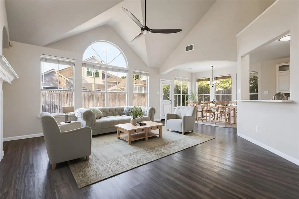 625 Willowwood Trail