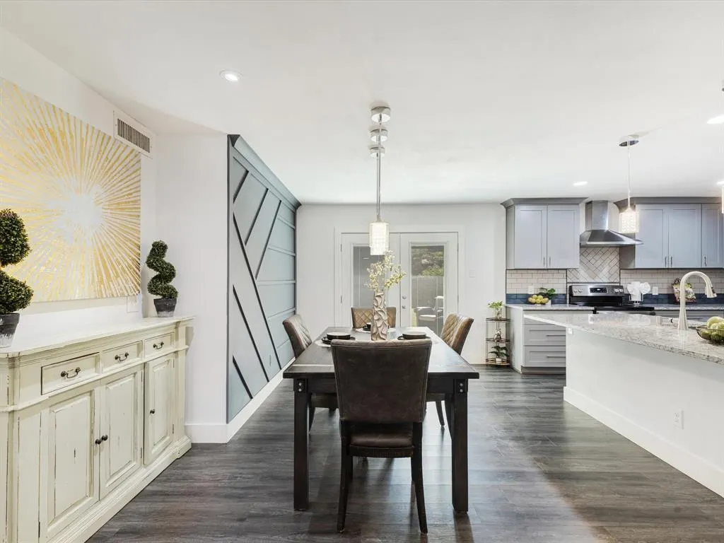 936 Elmwood Drive