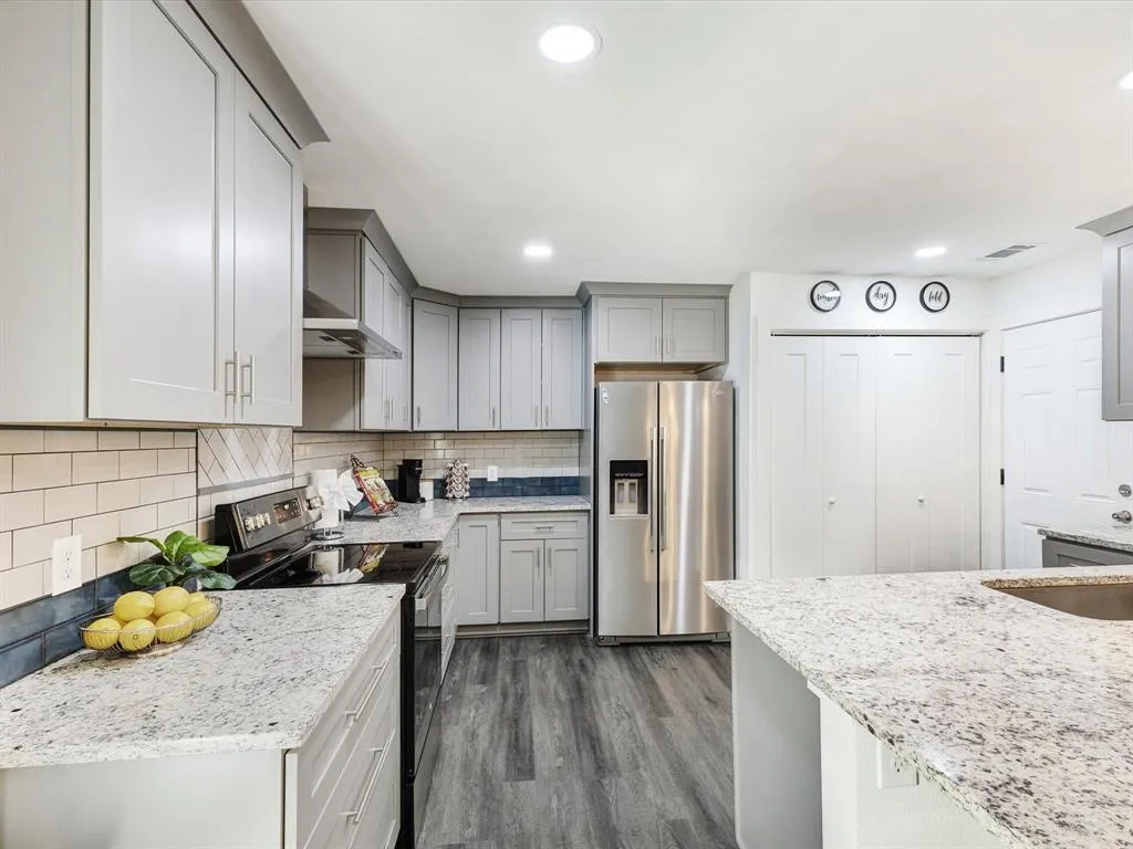 936 Elmwood Drive