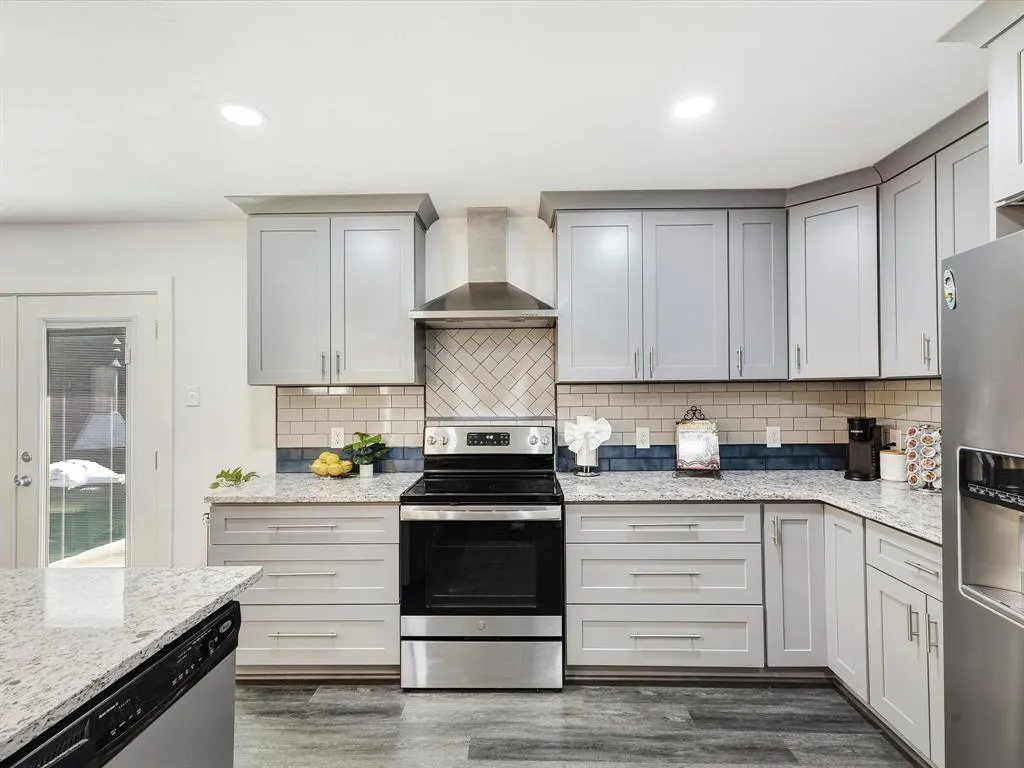 936 Elmwood Drive