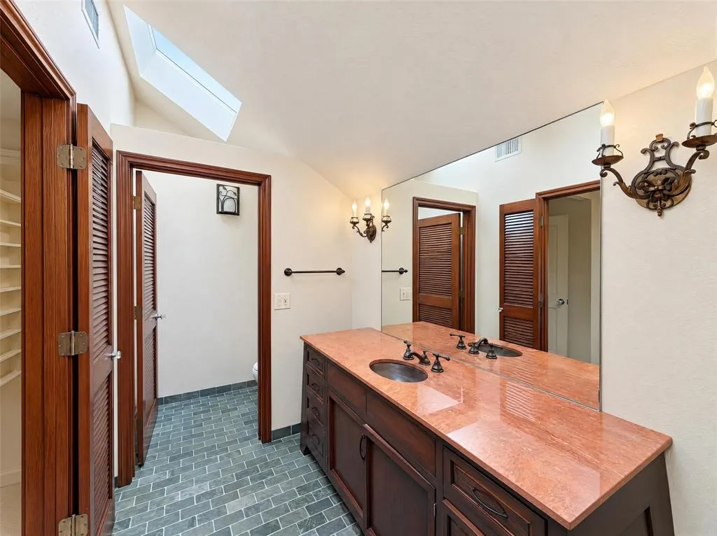 7266 Lupton Circle