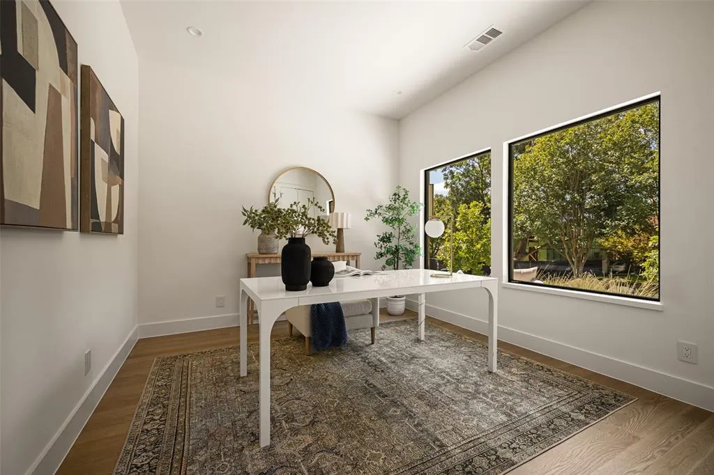 7115 Casa Loma Avenue