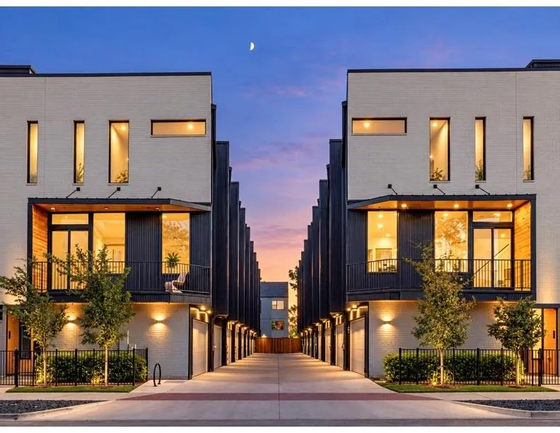 426 W 9th Street #104