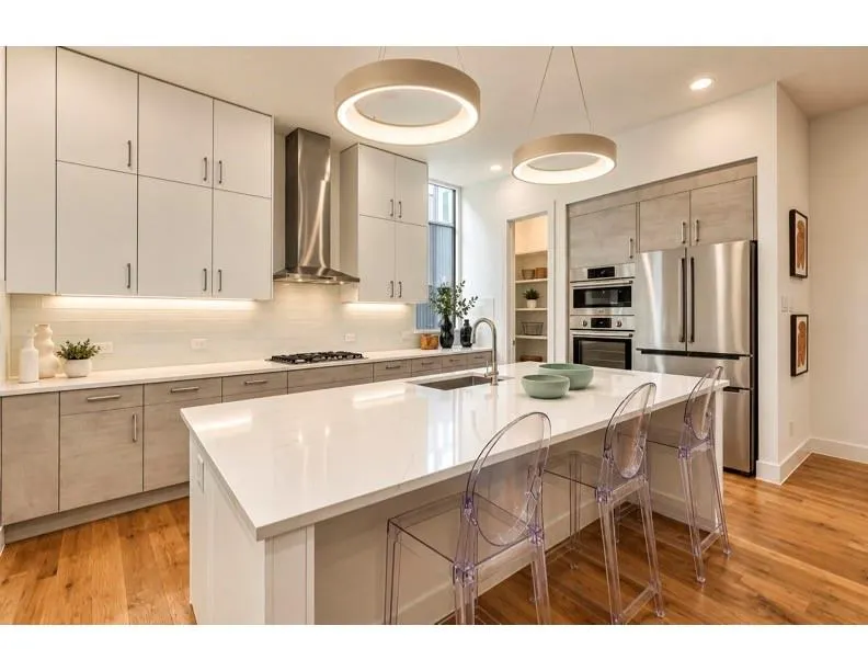 426 W 9th Street #104