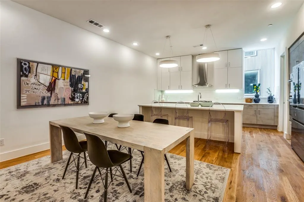 426 W 9th Street #104