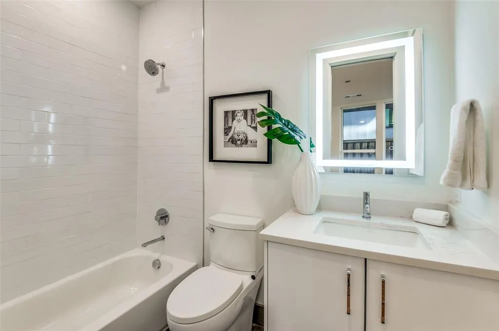 426 W 9th Street #104