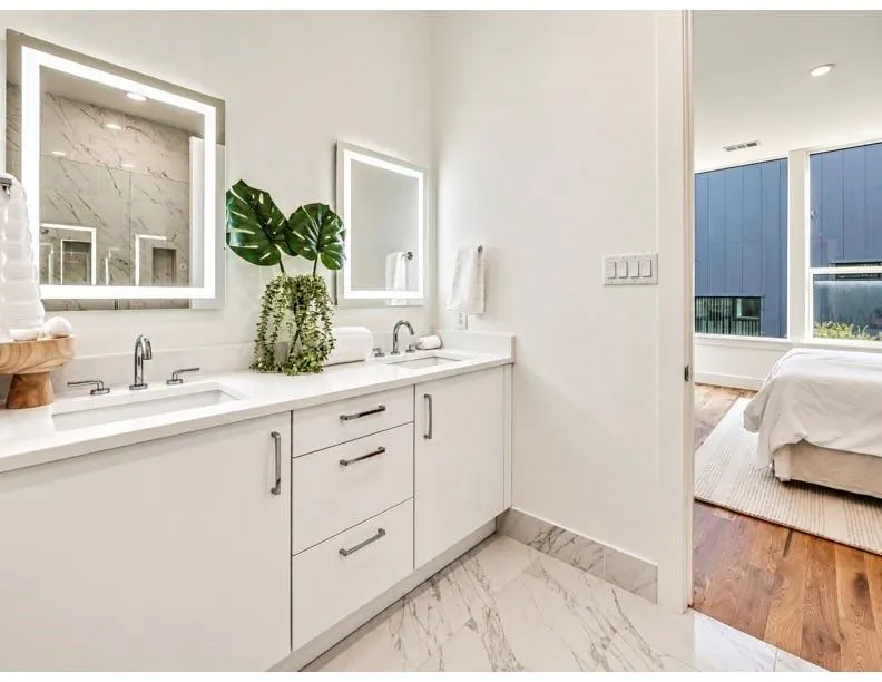 426 W 9th Street #104