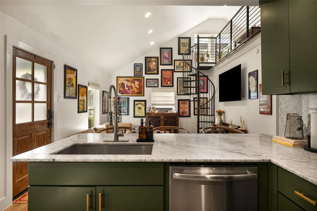 217 N Waverly Drive