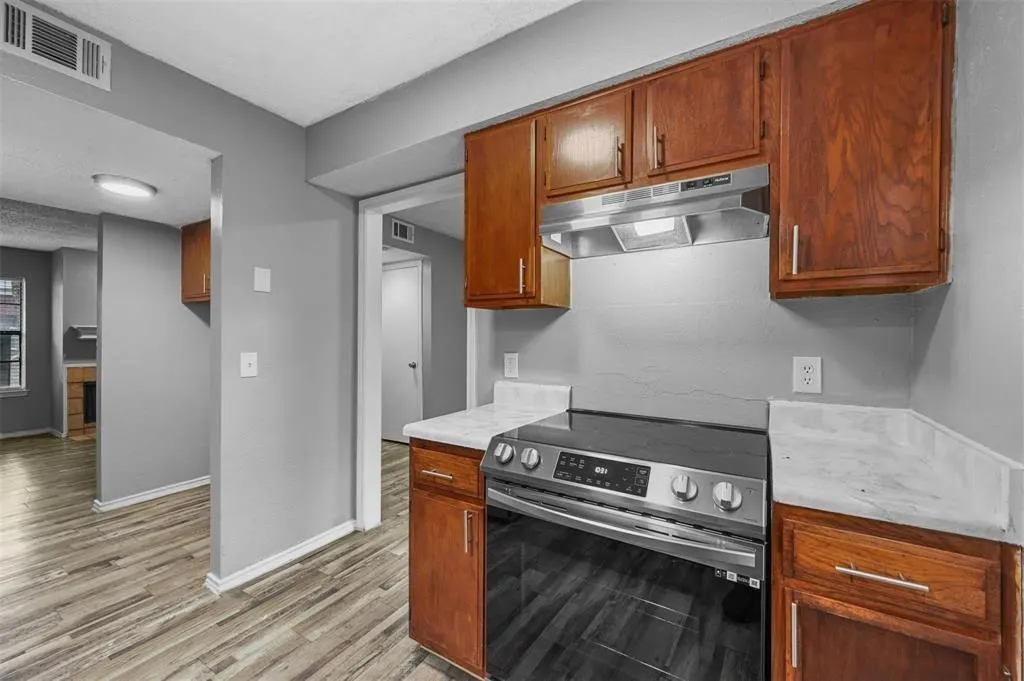 1504 E 15th Street #18