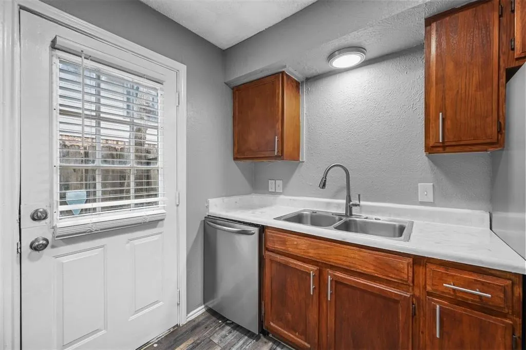 1504 E 15th Street #18