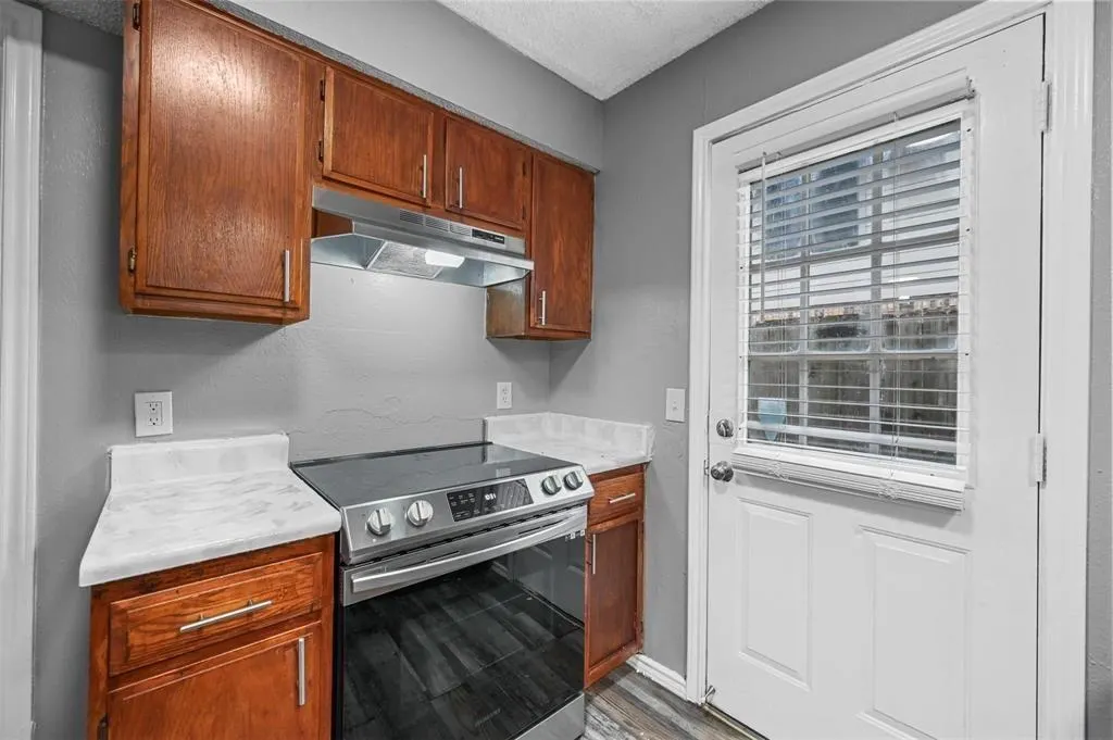 1504 E 15th Street #18