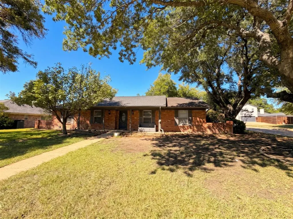 2701 Northcrest Drive